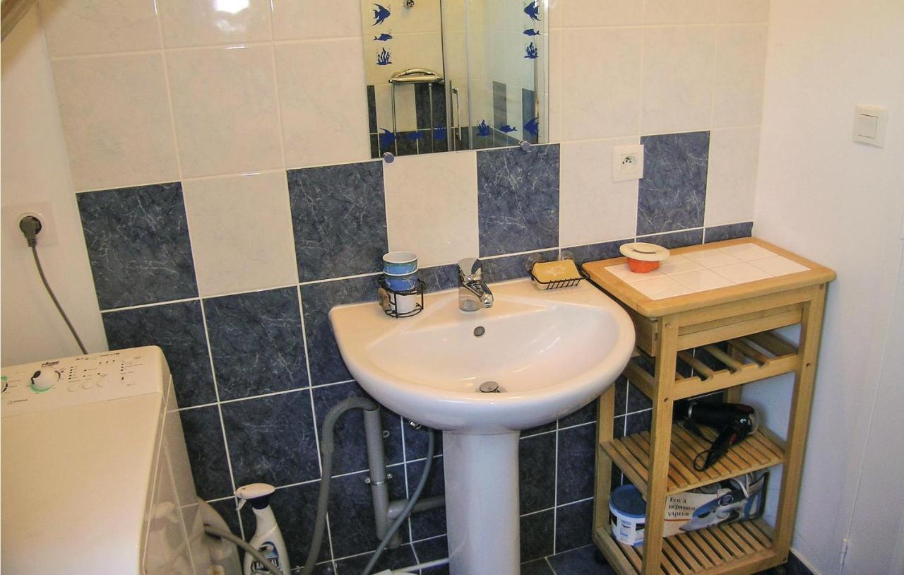 Amazing Apartment In Roz-Landrieux With Kitchen Экстерьер фото